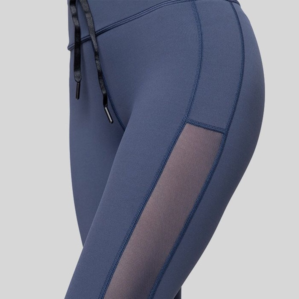 VIE Active JoJo 7/8 Navy Leggings Size M EUC